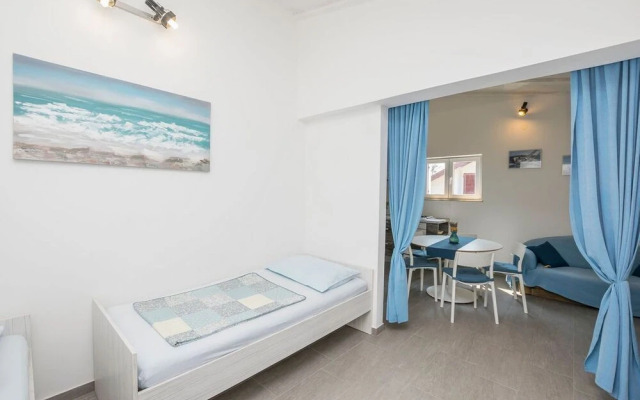 Beatiful Apartment Blue near Sandy Beach