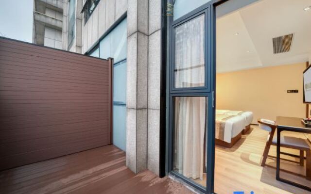 Qianchao Michen Hotel (Hangzhou Binjiang Xingguang Avenue Branch)