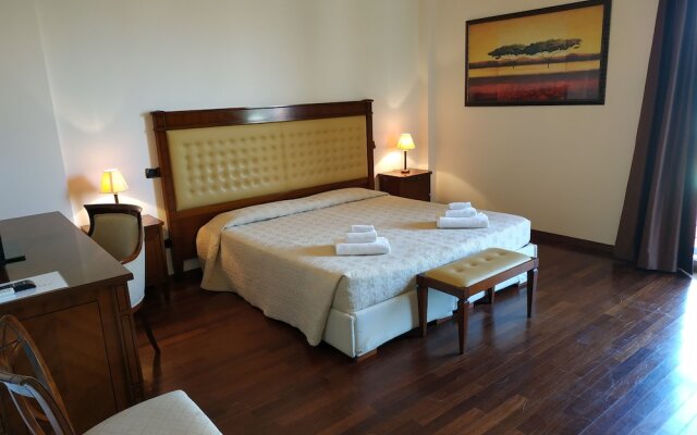 Best Western Riviera By Happyculture