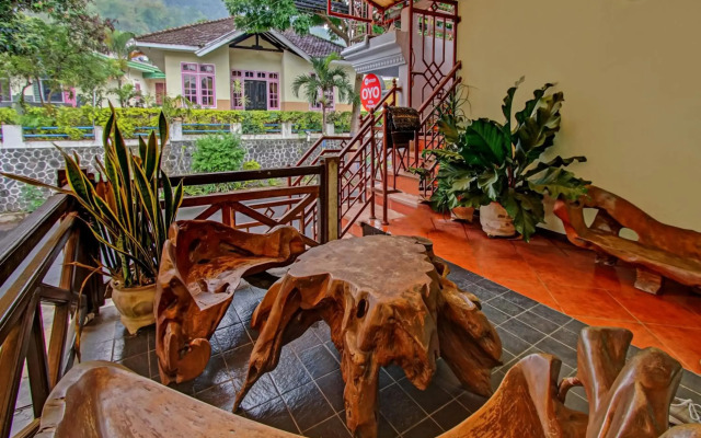 OYO 90031 Villa Papada