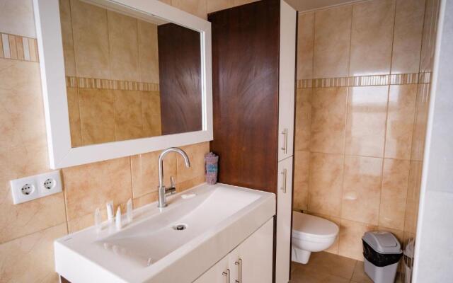 Outstanding 2 Bedroom Beach Front Suite 3