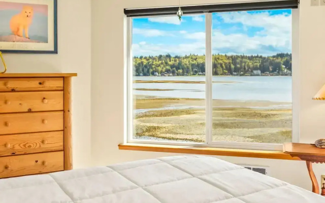 Belfair Beach House in Belfair