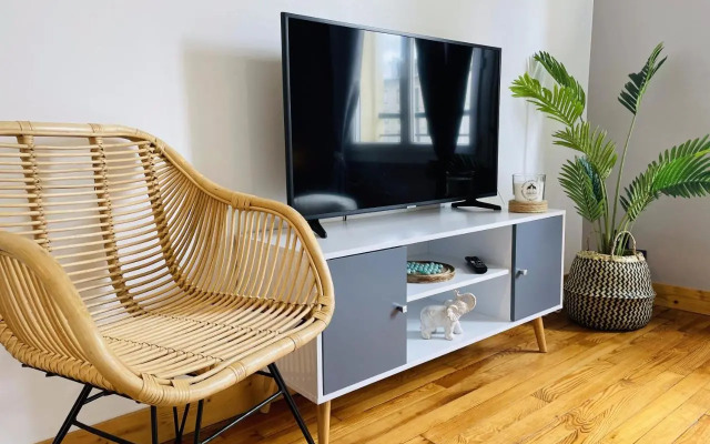 Charmant T2 face à la gare avec parking