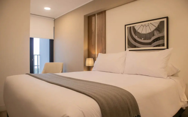 w Majestic 2BR w Balcony in Miraflores