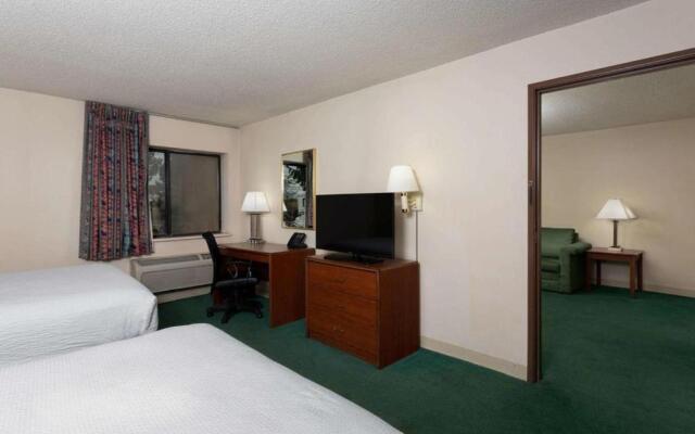 Norwood Inn & Suites Indianapolis