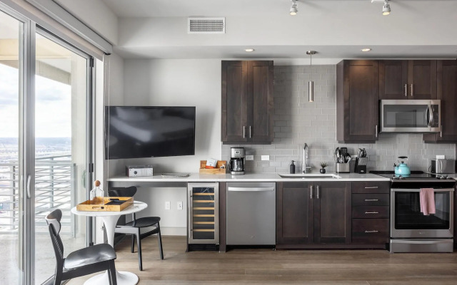 Mint House Dallas – Victory Park