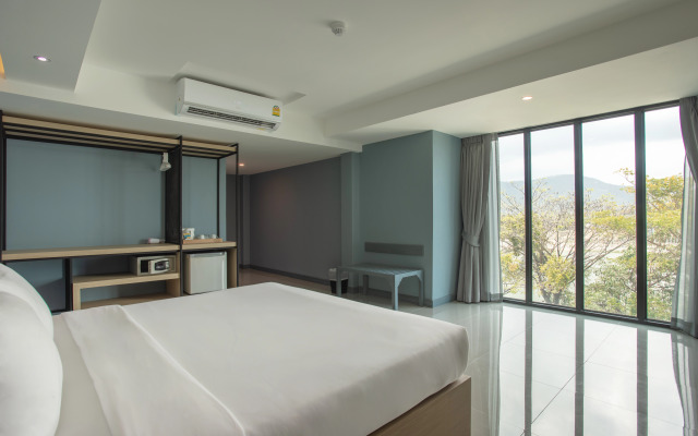 Nora Lakeview Hotel