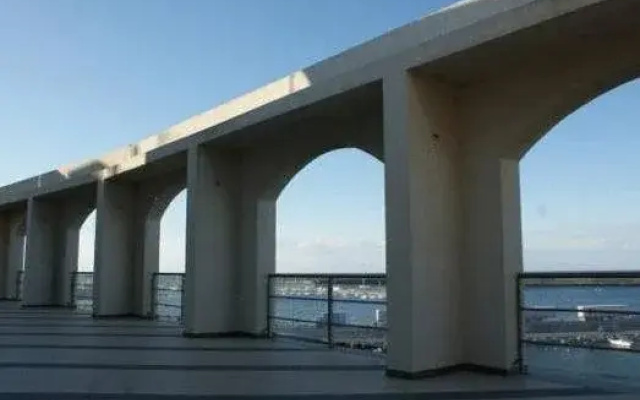 Yacht Marina Hotel