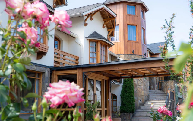 Hotel y Cabañas Le Village