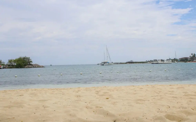 Fisherman's Point  Beach Resort