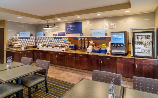 Holiday Inn Express Charleston-Kanawha City by IHG