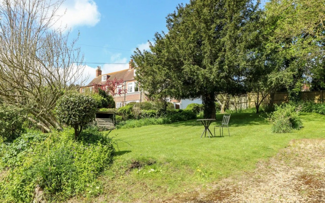 19 Clatterford Shute