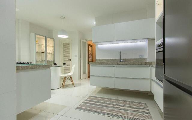 Amplo, exclusivo e Próximo ao Mar de Copacabana