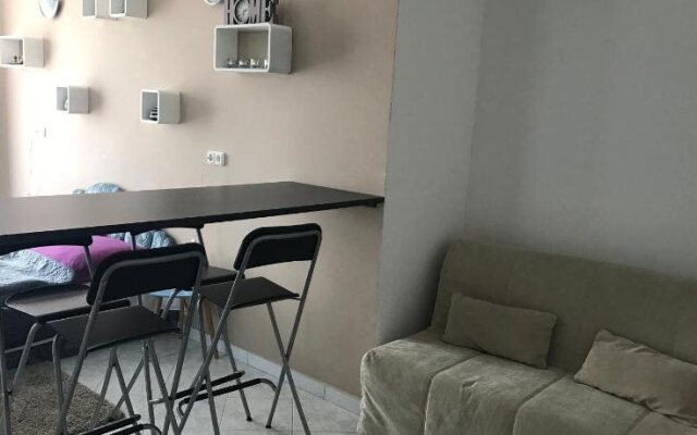 Hollik Apartmanhaz