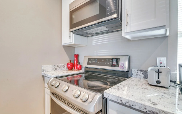 Pet-friendly Brownsville Apartment w/ Yard!