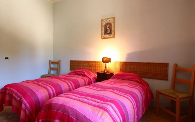 Villa Near Lake Bracciano With Pool