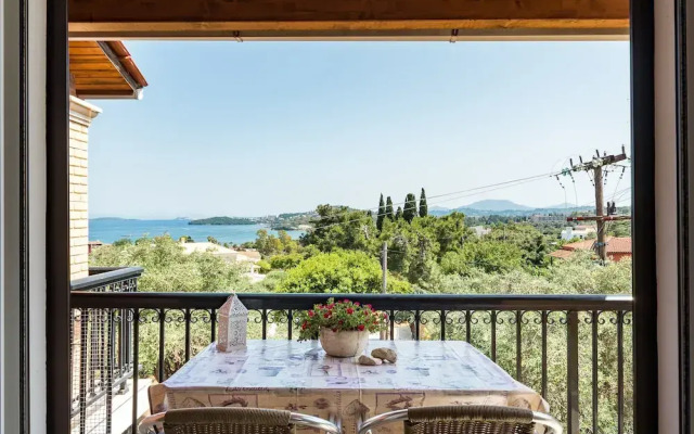 Aloe Apartments by Konnect, 500m from Dassia Beach