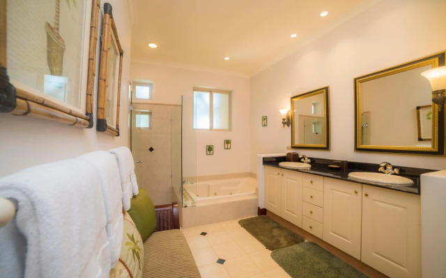 3 bedroom Bella Vista close to pool