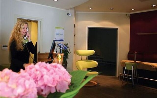 Stoltzen Hotel  Apartments