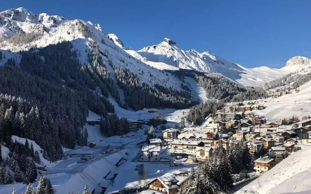 Sunny Arabba Apartment