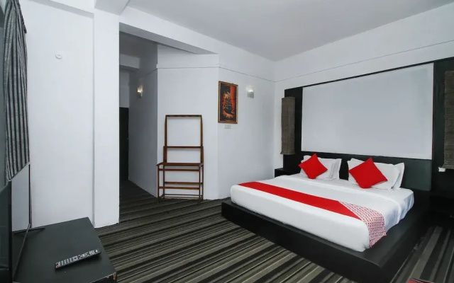 OYO 523 Royal Hotel