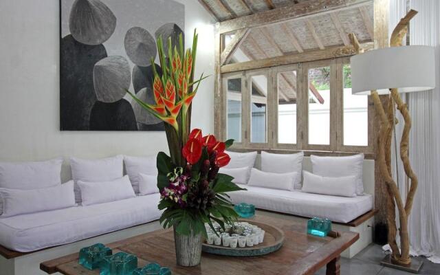 Villa Putih Seminyak