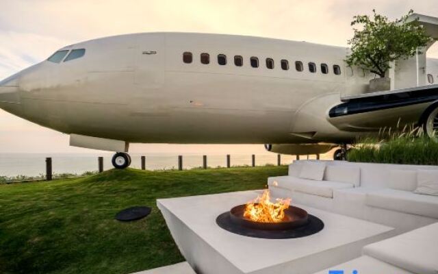 Private Jet Villa