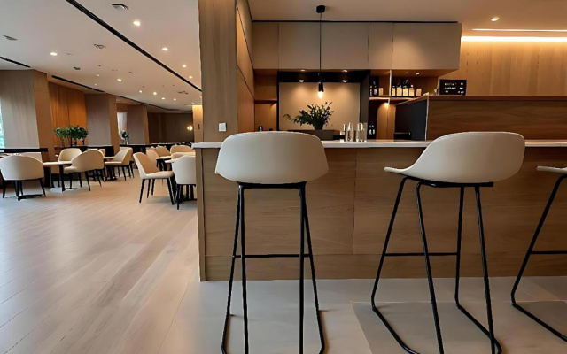 Lift Hotel