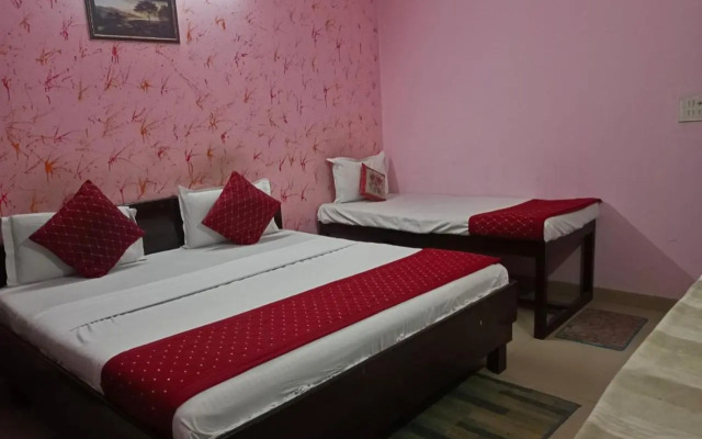 Airport Hotel Parikshit Palace