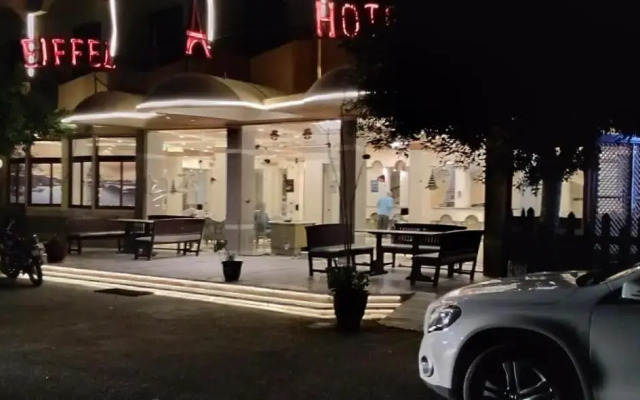 Eiffel Hotel