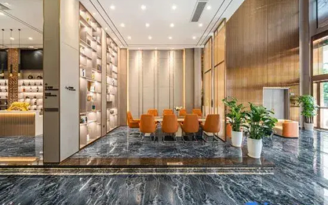 Poltton Century Hotel（Yangjiang  Jinshan Road ）