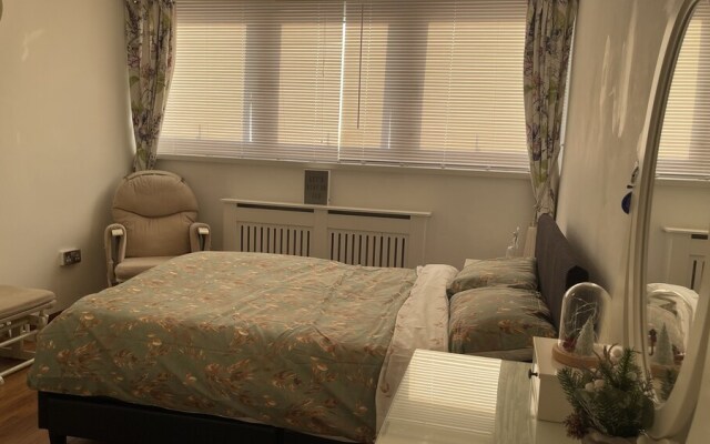 Remarkable 2-bed Apartment in Nottingham