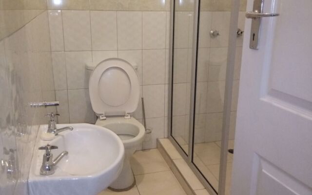 Losin Guest House