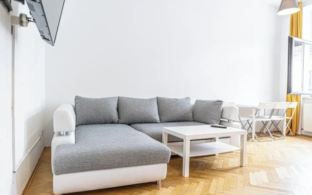 Cozy Room Near U6 Dresdner Subway Line