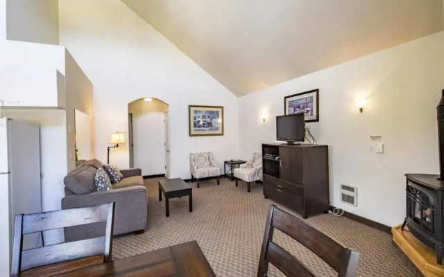 Sunrise Inn Villas and Suites