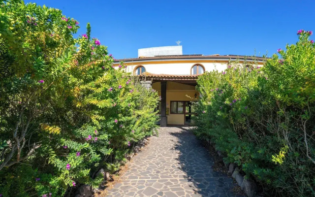 Hotel Medar with pool in Arborea