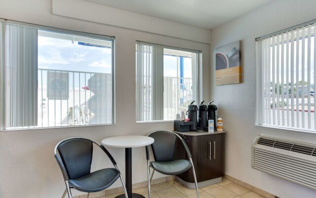 Motel 6 Albuquerque, NM - Carlisle