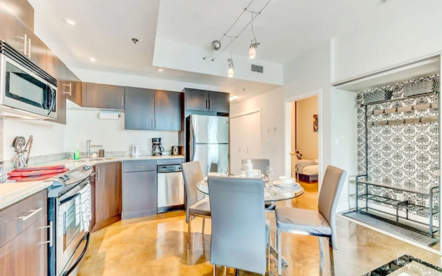 Luxury Condo With City Views Near Stampede Park
