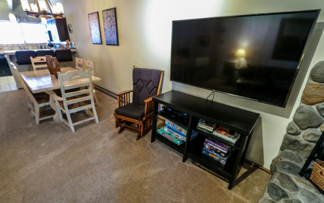 Mammoth West #106 Condo