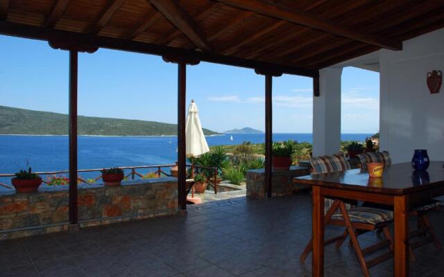 Vila Elena 1astoning view