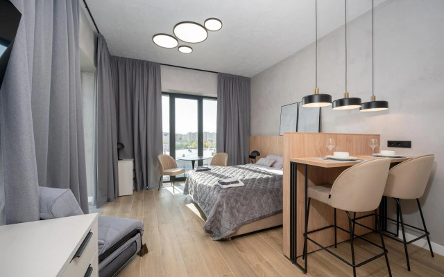 Студия на Набережной Макарова