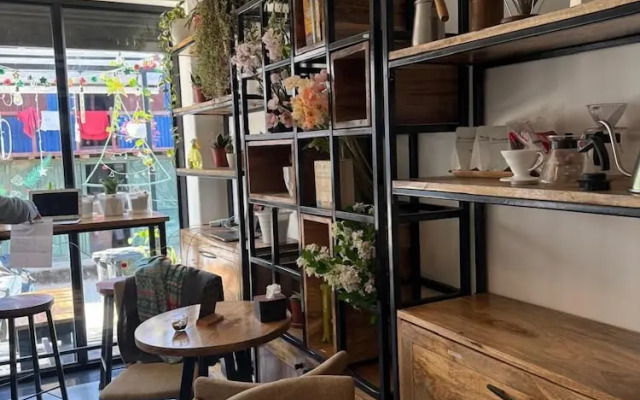 Almost Home Guest House and Cafe