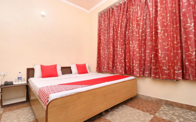 Oyo 27893 Sita Niwas Parking