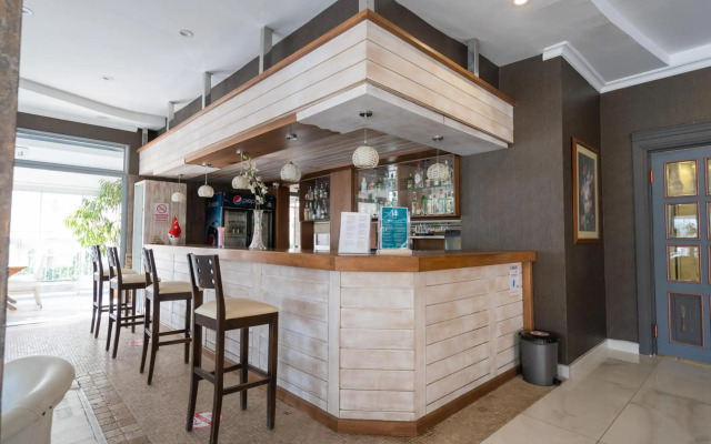 Romance Beach Hotel