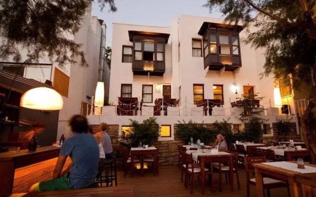 Cumba Suites Cafe&Bistro