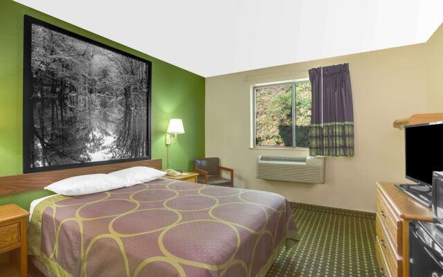 Super 8 By Wyndham Radford Va