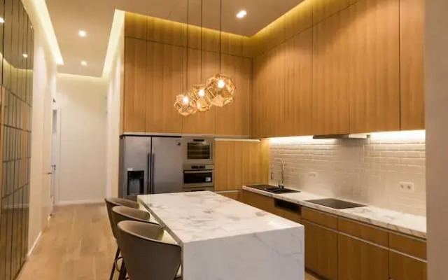 Luxury Apartment by Hi5 - Erzsébet square Suite