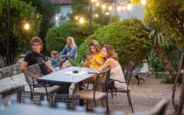 Guest House Zeba & Riviera