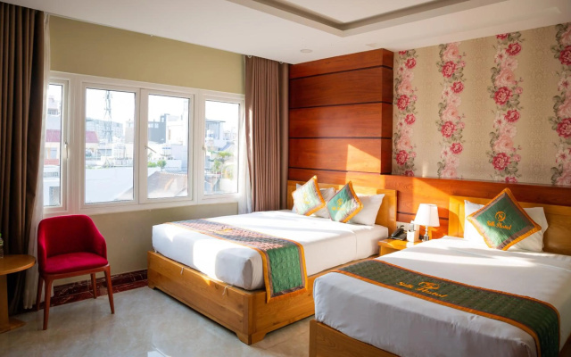 RedDoorz Plus near Tan Son Nhat Airport 2 – Guest Rooms – Ho Chi Minh City