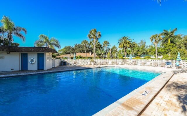 Private Beach House by SKLRP